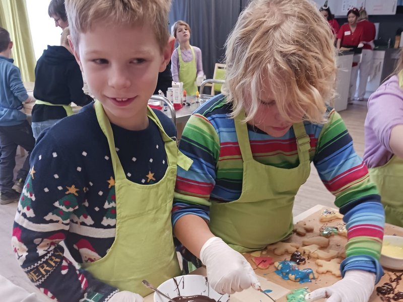 Titelbild für Beitrag: In der Weihnachtsbäckerei