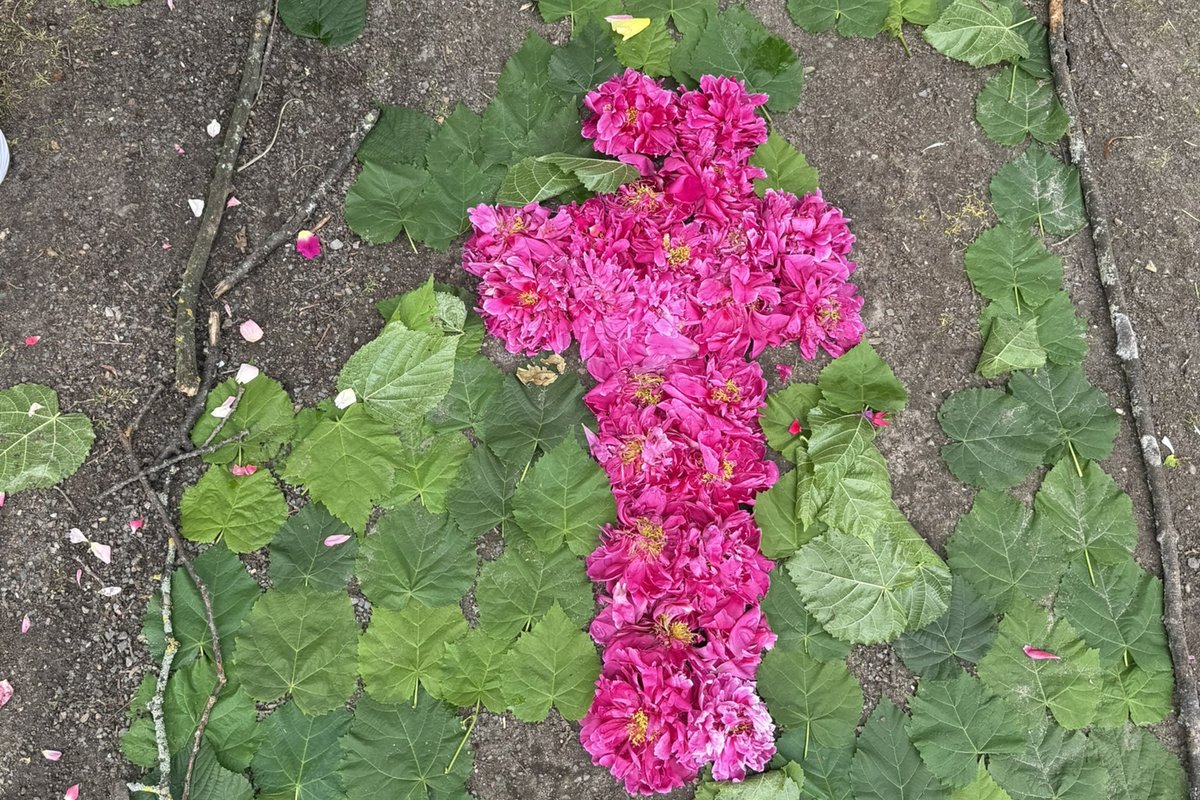 Titelbild für Beitrag: Fronleichnam in St. Hildegard