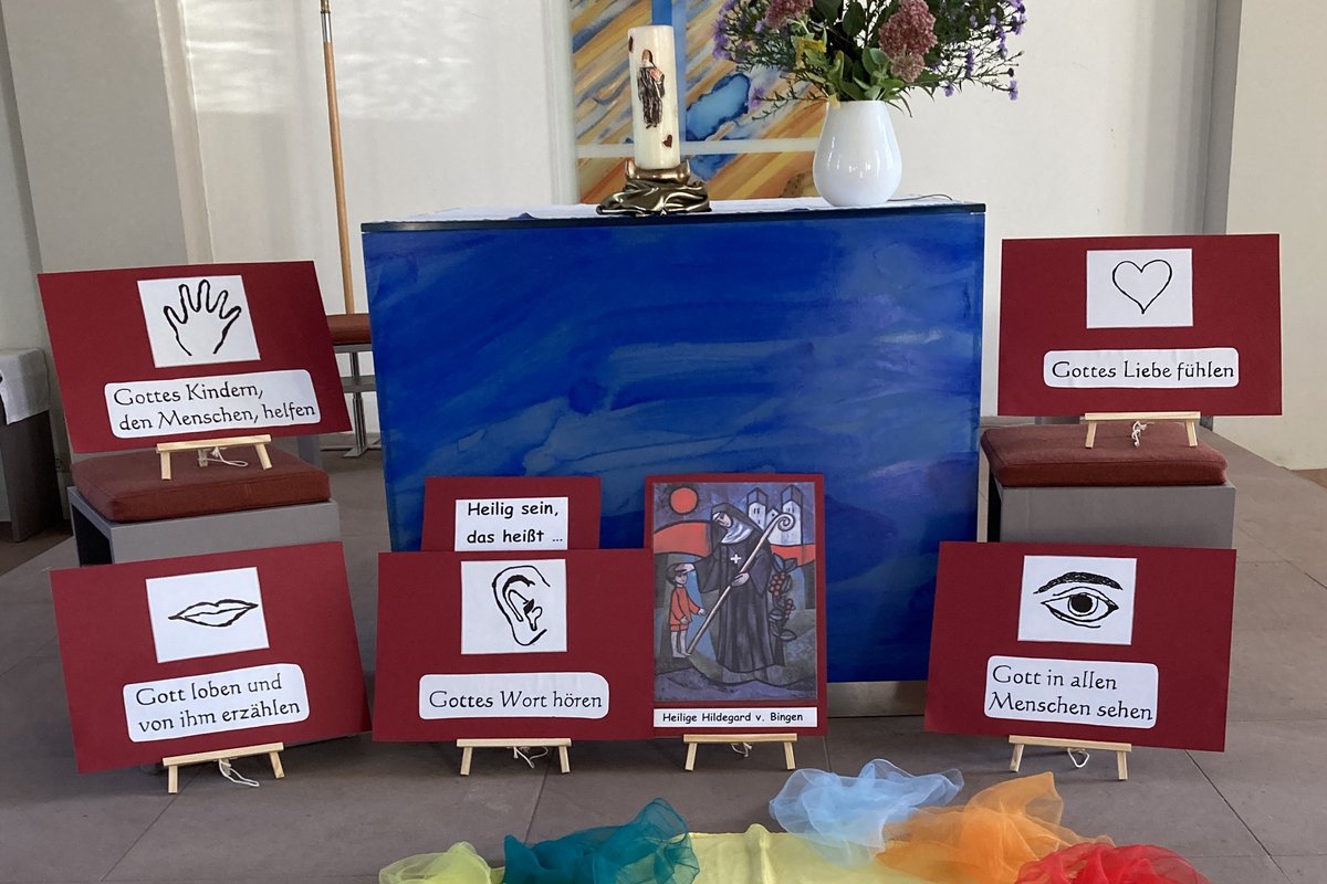Titelbild für Beitrag: Gottesdienst zum Namenstag der heiligen Hildegard von Bingen